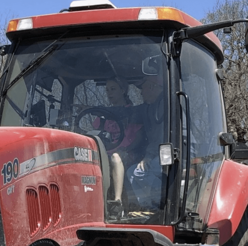 StoryOne - Kyndal Maike - Tractor